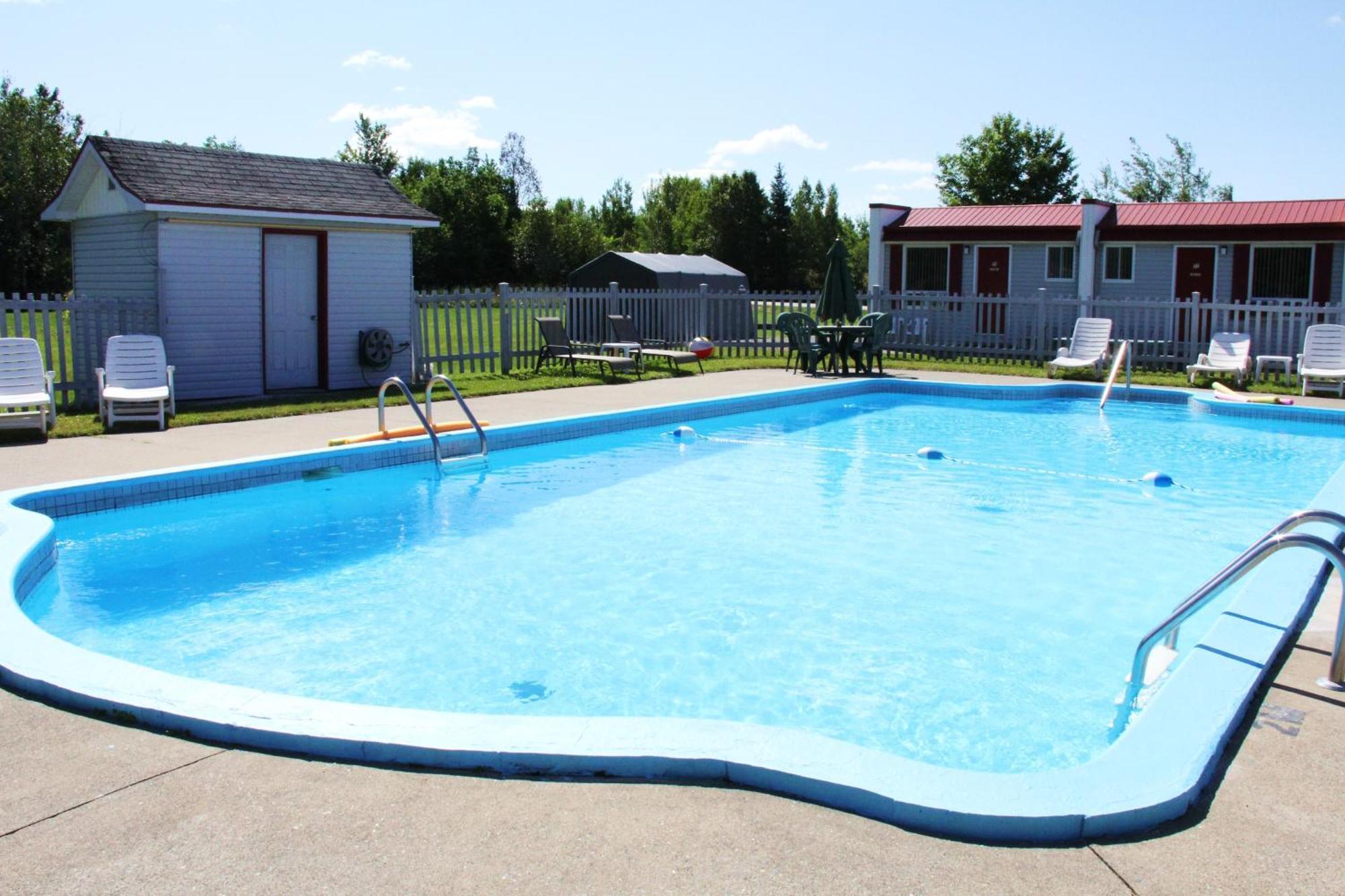 Motel De La Pente Douce Magog ภายนอก รูปภาพ