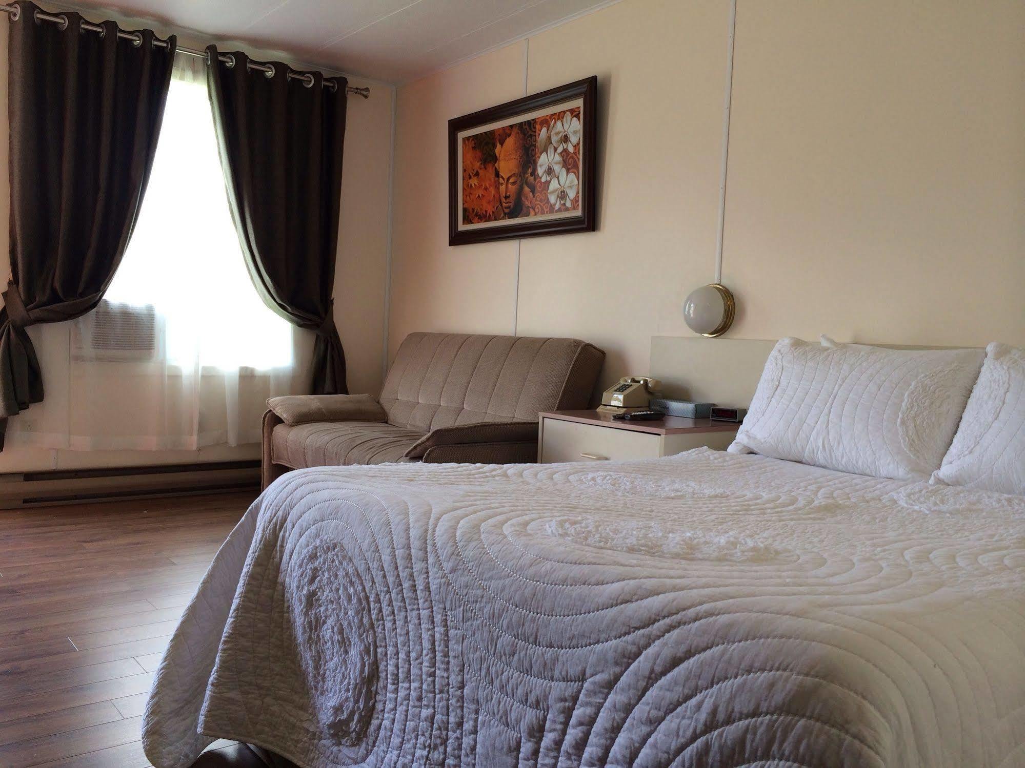 Motel De La Pente Douce Magog ภายนอก รูปภาพ