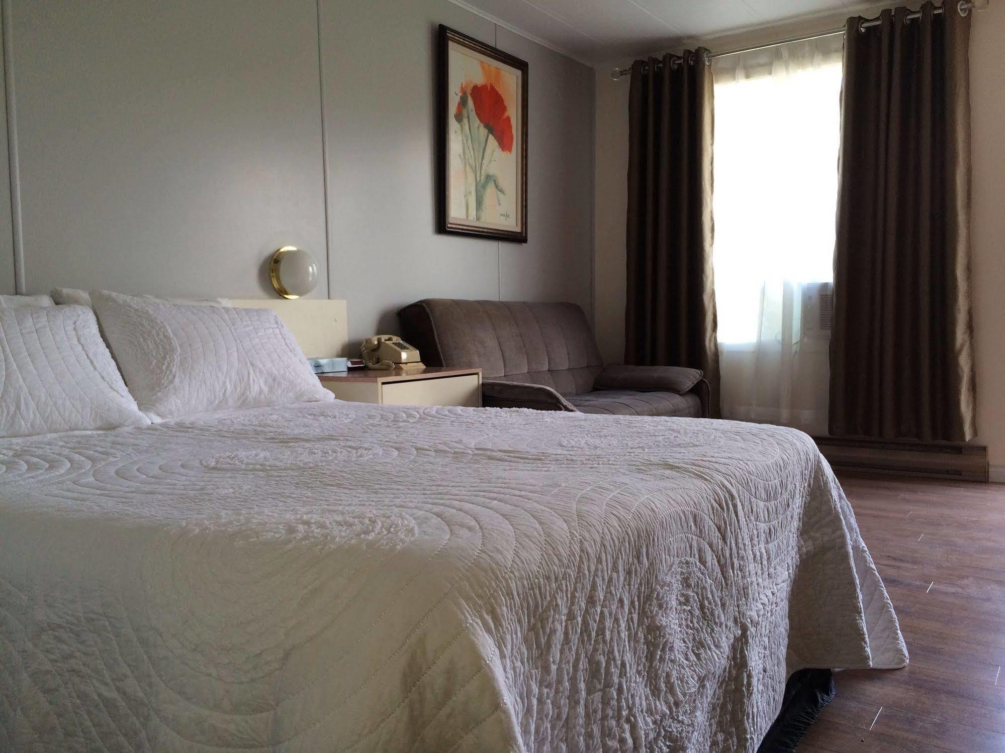 Motel De La Pente Douce Magog ภายนอก รูปภาพ