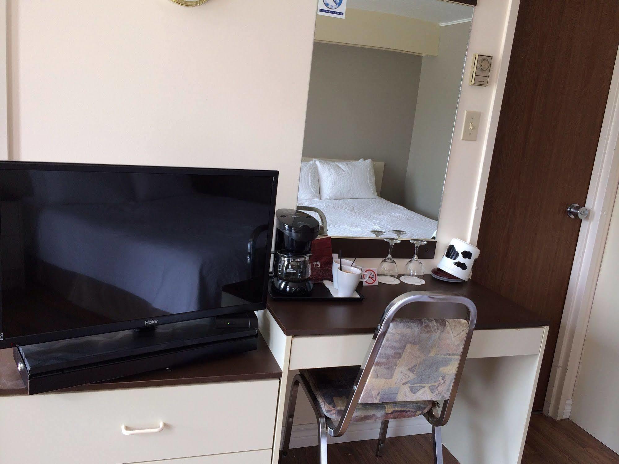 Motel De La Pente Douce Magog ภายนอก รูปภาพ